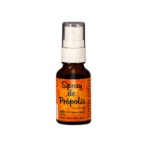 A small amber glass spray bottle with a white pump and a bright orange label reading 'Spray de Própolis' on a plain white background.