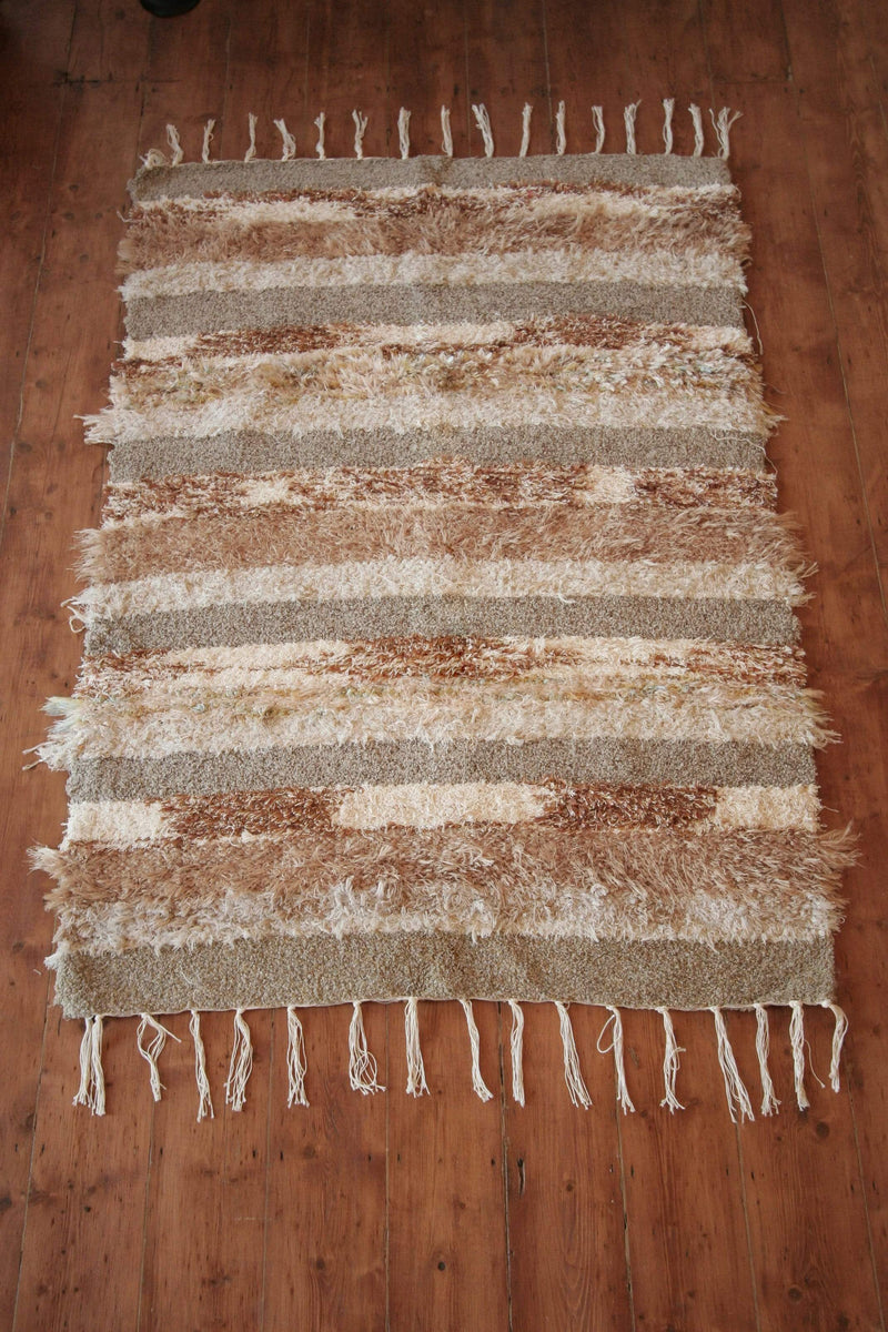 Sjældent og unikt andalusisk håndlavet vendbart tæppe i rustik stil - blandet brune, cremefarvede og biege striber 120 cmx170 cm